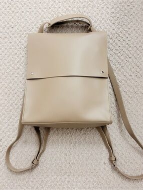 Pelletteria Veneta Italian Handmade Beige Leather Backpack/Shoulder/Crossbody